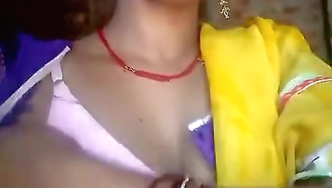 Indian Lady In Dehati Flaunts Her Wet Pussy And Firm Boobs