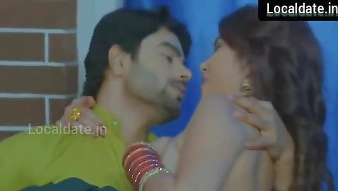 Dhudh Wala Banke Bhabhi Ke Dhudh Dabaye