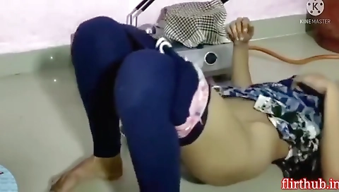 Sali Ko Kitchen Me Bula Ke Kari Chudai