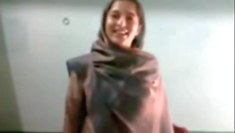 Sexy Pune Girlfriend Exposes Her Big Boobs