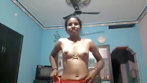 Telegu Wife Showing Her Nude Body On Cam