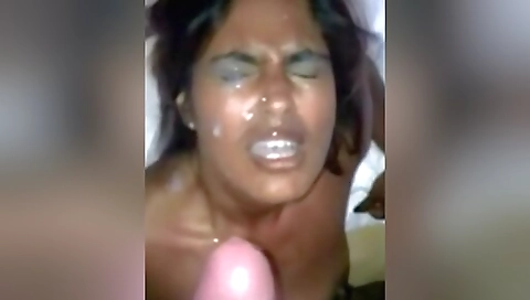 Horny Babe From Chennai Gives Blowjob And Receives Cumshots