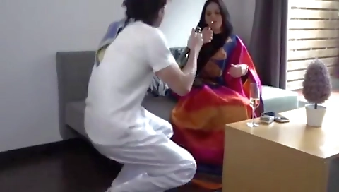 Nashe Me Malkin Ki Kari Chudai Nouker Ne
