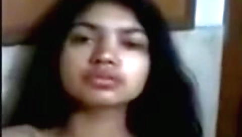 College Girlfriend Makes Video For Bf While Fingering