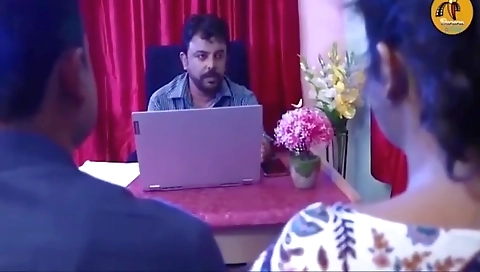 Pati Ke Noukri Ko Bachane Ke Liye Boss Se Chudai Karwani