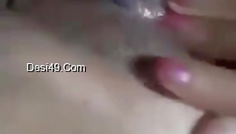 Today Exclusive- Horny Girl Showing Her Boobs And Pussy