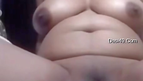 Desi Girl Shows Her Boobs And Pussy