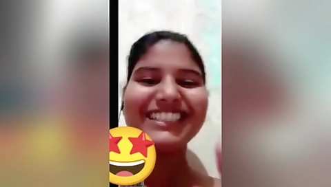 Beautiful Desi Girl Showing On Videocall