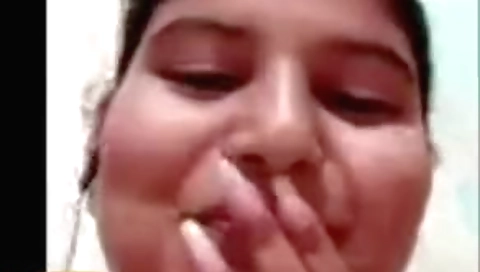 Beautiful Desi Girl Showing On Videocall