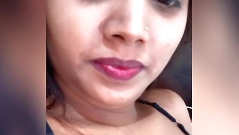 Today Exclusive-super Hot Desi Girl Showing Her Big Boobs