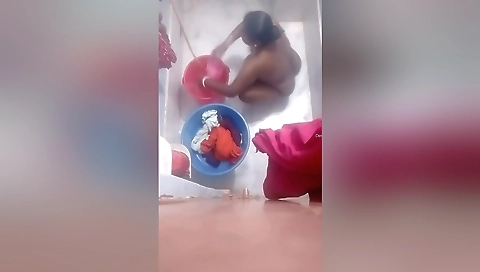 Today Exclusive- Desi Bhabhi Bathing Record By