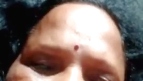 Today Exclusive- Desi Village Aunty Showing Her Pussy On Video Call