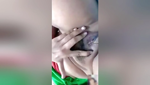 Today Exclusive- Desi Girl Showing Her Pussy