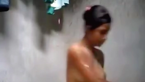 Village Girl Bathing Nude Mms Video