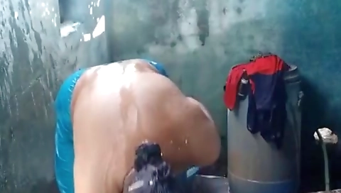 Mature Topless Village Aunty Bathing Caught On Cam