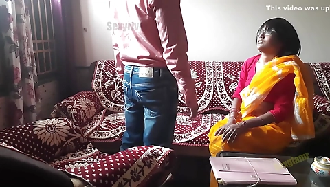 Indian Bhabi Fucked By Bank Executive With Clear Hindi Audio
