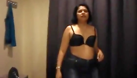 Big Ass Mallu Bhabhi Gives To Her Pervert Boss