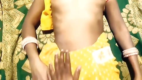 Desi Indian Village Wife Fuking In Yellow Colour Sari