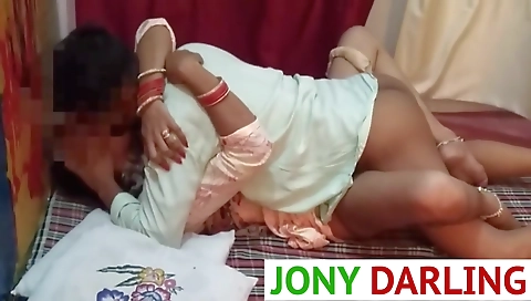 Wife Ki Friend Ko Wife Ke Samne Choda, Wife Ne Video Banayi