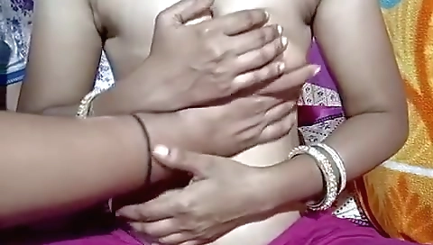 Today Exclusive-sexy Desi Bhabhi Boobs Pressing And Kissing On Live Show