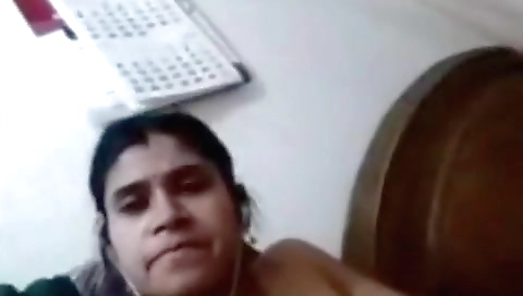 Today Exclusive- Horny Desi Boudi Showing Her Pussy Fingering On Video Call