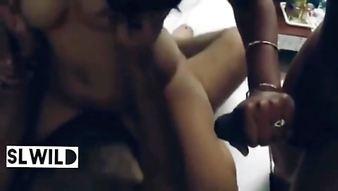 Sri Lankan - Tamil Girl Sharing දෙමල කෙල්ල දාන සැප