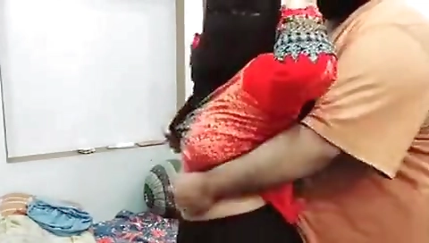 Pakistani House Wife Riding On Her Boy Friend,s Cock With Dirty Talk In Hindi