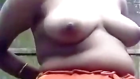Chubby Bhabhi Bathing Outdoor Selfie Video