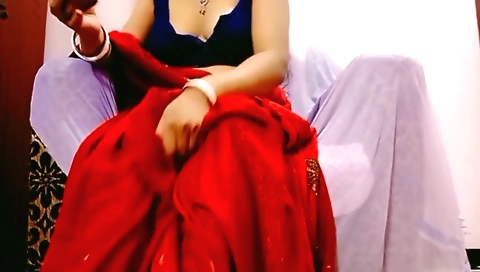 Bhabi Dirty Talk With Her Boyfriend Showing Pussy