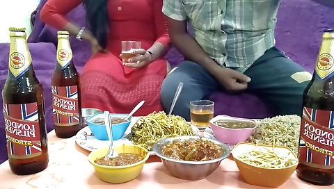 Mumbai Ashu In The Mistress Made Special Food For The Sahib And While Eating Food, She Kissed The Pussy. Hindi With