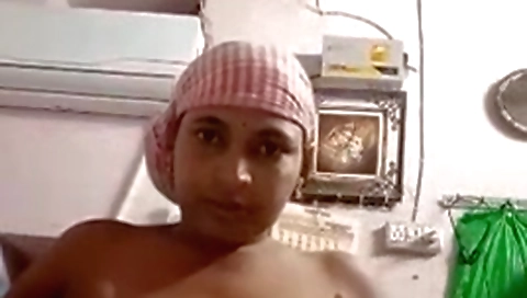 Indian Bhabhi Fingering Pussy On Selfie Cam