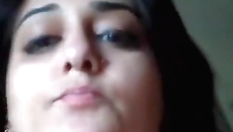 Today Exclusive- Horny Hunter Bhabhi Showing Her Boobs And Pussy