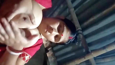 Busty Bengali Wife Exposing Her Huge Milk Tankers