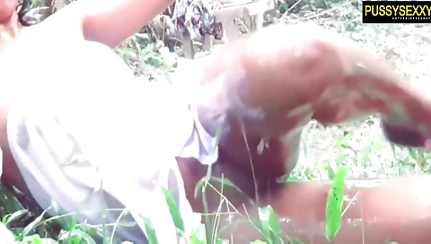 Sex Queen Prt2 බිම දිගා ඇරිලා කොල්ලන්ගෙ කැරි යවන චූටි.prt2 With Sri Lankan