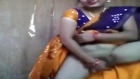 Desi Sexy Aunty Fingering Handjob Saree