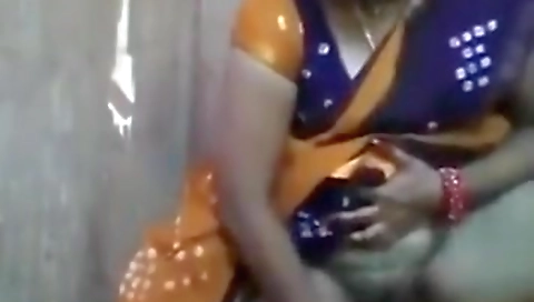 Desi Sexy Aunty Fingering Handjob Saree