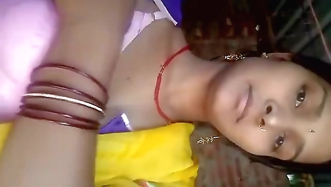Horny Bihari Bhabhi Exposing Her Private Body Parts