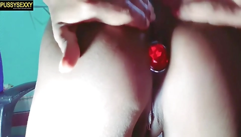 Sexy Wife Hard Fuck මිනිහා නැති වෙලේ කිම්බටයි පුකටයි දුන්න ආතල් - Sri Lankan