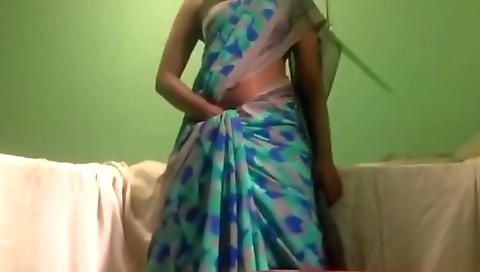 Sri Lankan In Office Leaked Video Prt2 සාරිය ගලවන ගමන් ගත්ත සැප