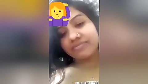 Today Exclusive- Cute Bangla Girl Showing Her Nude Body To Lover On Video Call