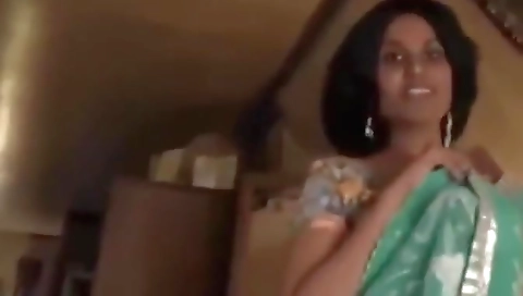 Busty Desi Indian Girl Sex Milf Sucks Cock