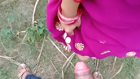 Indian Desi Village Bhabhi Outdoor Fucking