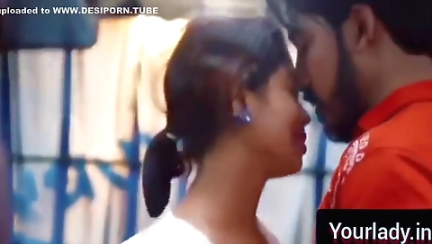 Love And Sex In Moving Bus