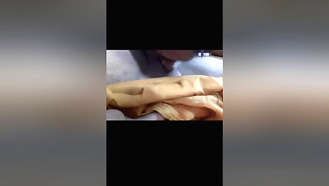 Indian Desi Bhabhi Ko Paise Deke Lund Chuswaya Phir Chudai Kari