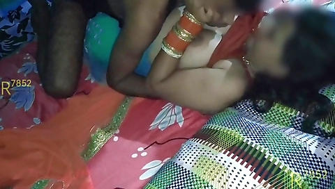 Bhabhi Ke Boyfriend Ne Pahle Bhabhi Ki Saree Kholi Phir Blouse Or Bra Khol Kar Bhabhi Ne Dudh Pilaya With Hindi Talk