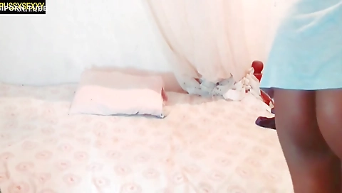 Sri Lankan In Room Sex Hot Bootyරැම් ගියපු කෙල්ල කොල්ලට බැන බැන ඇදුම් අදිනවා