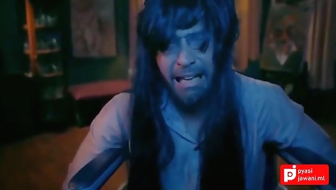 Desi Bhabhi Ro Rhi Hut Dete Hue Jabki Uska Pati Dekh