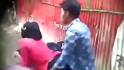 Indian Girlfriend Fucking In Park