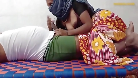 Kamwali Bhabhi Ne Mera Lund Muh Liya