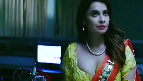 Indian Desi Girl In Hot Romantic Fuck Scene